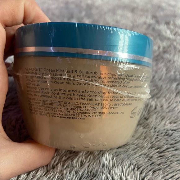 Seacret Ocean Mist Salt and Oil Scrub - Picture 10 of 15